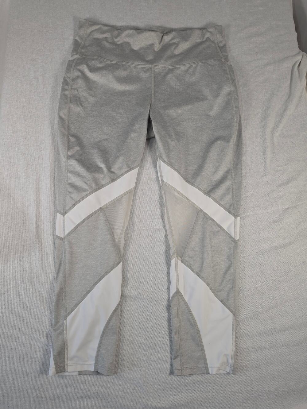 Xersion Fitted XL Gray White Mesh Panel Crop Leggings